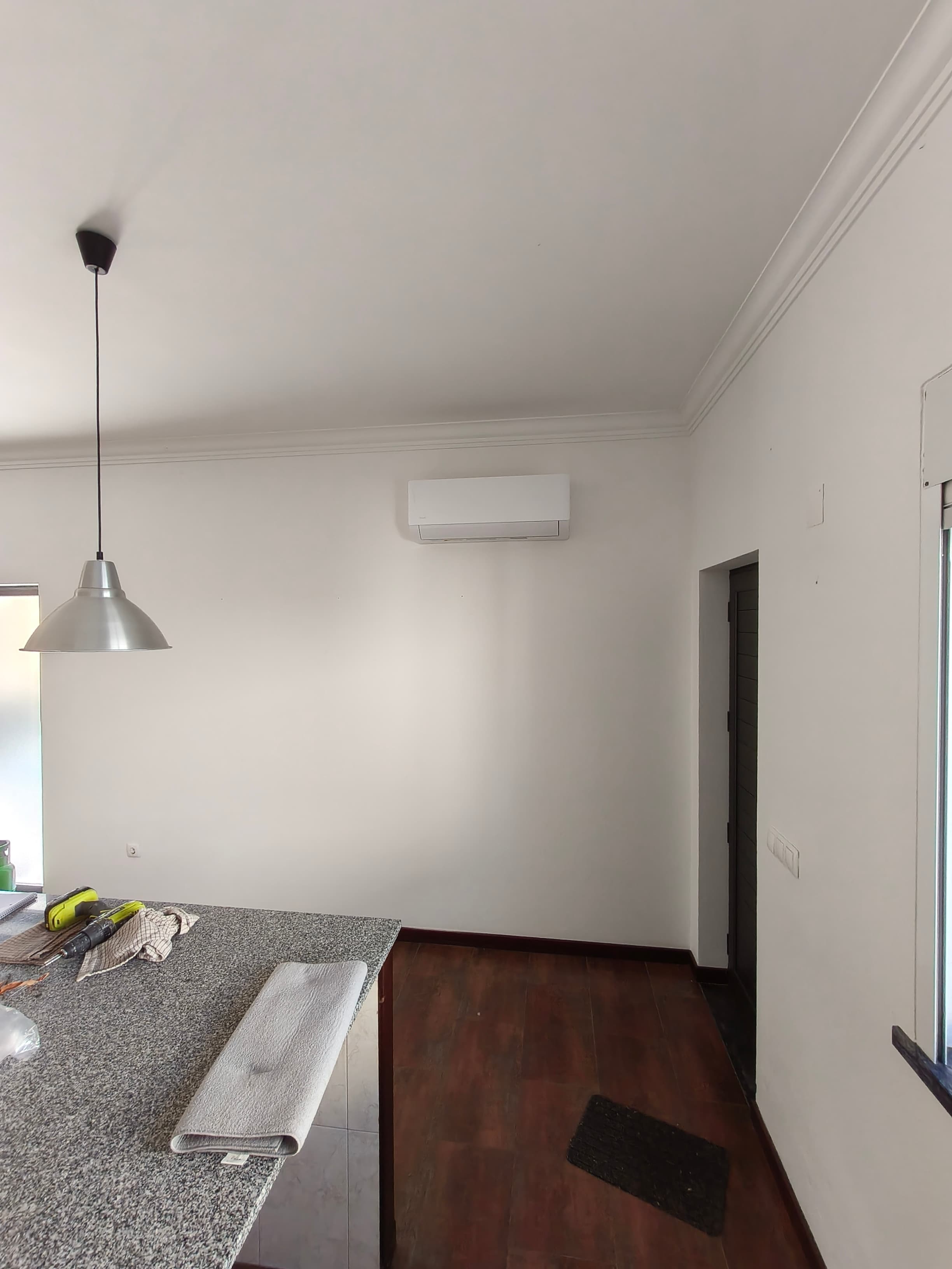 Foto de instalação de ar condicionado realizada pela PortiAr